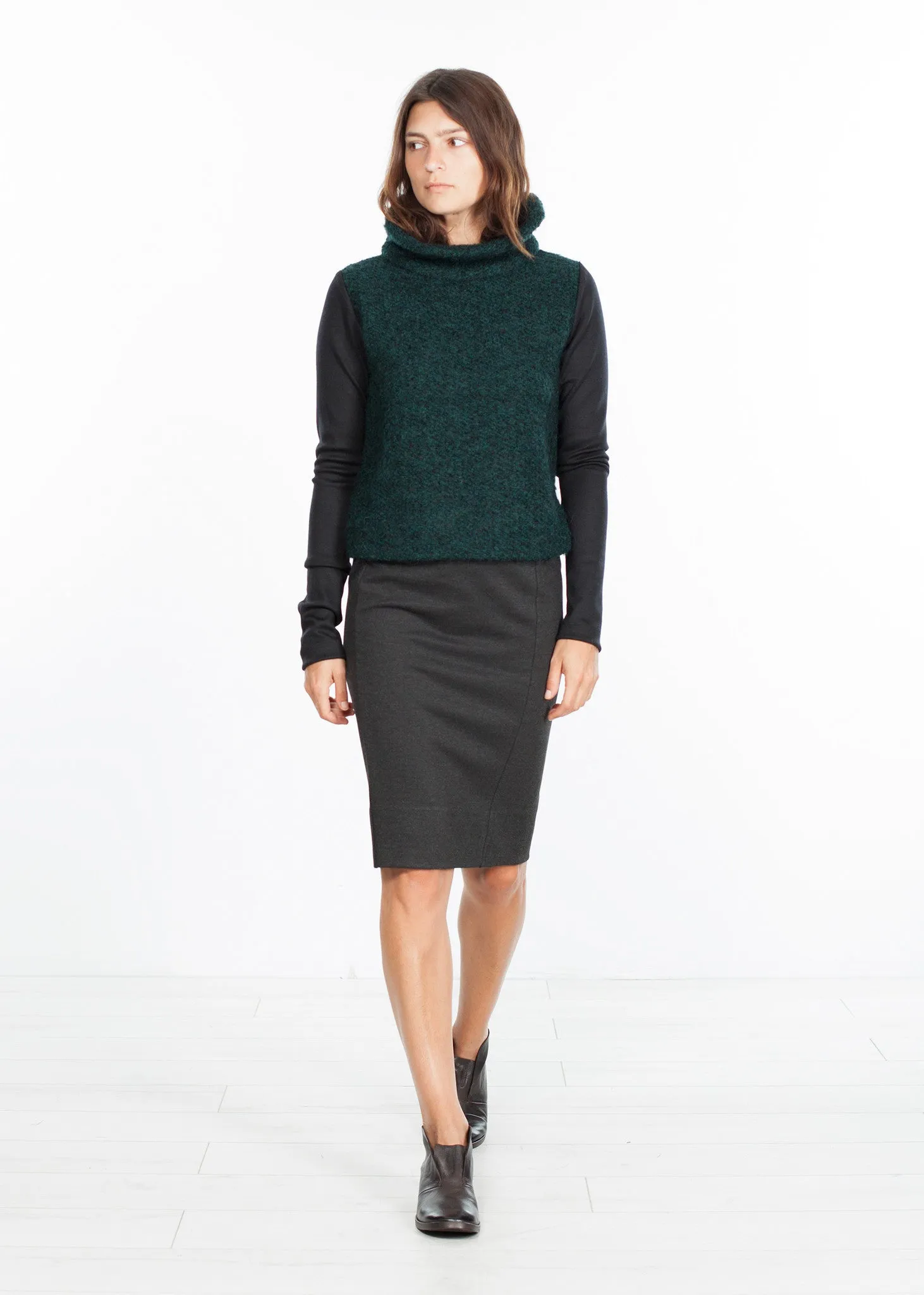 Boucle Turtle Neck in Green/Black