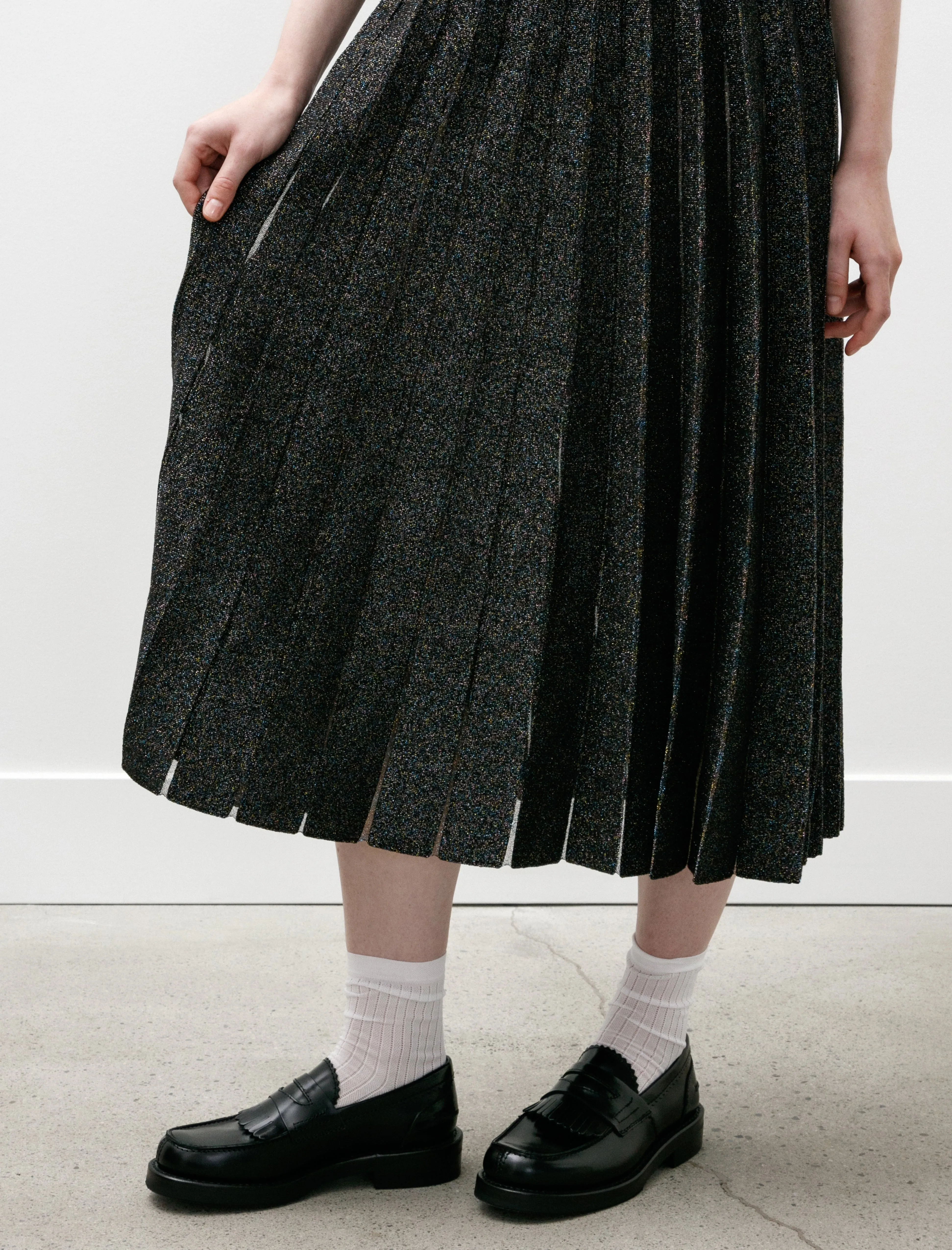 Glitter Pleated Knit Skirt Black