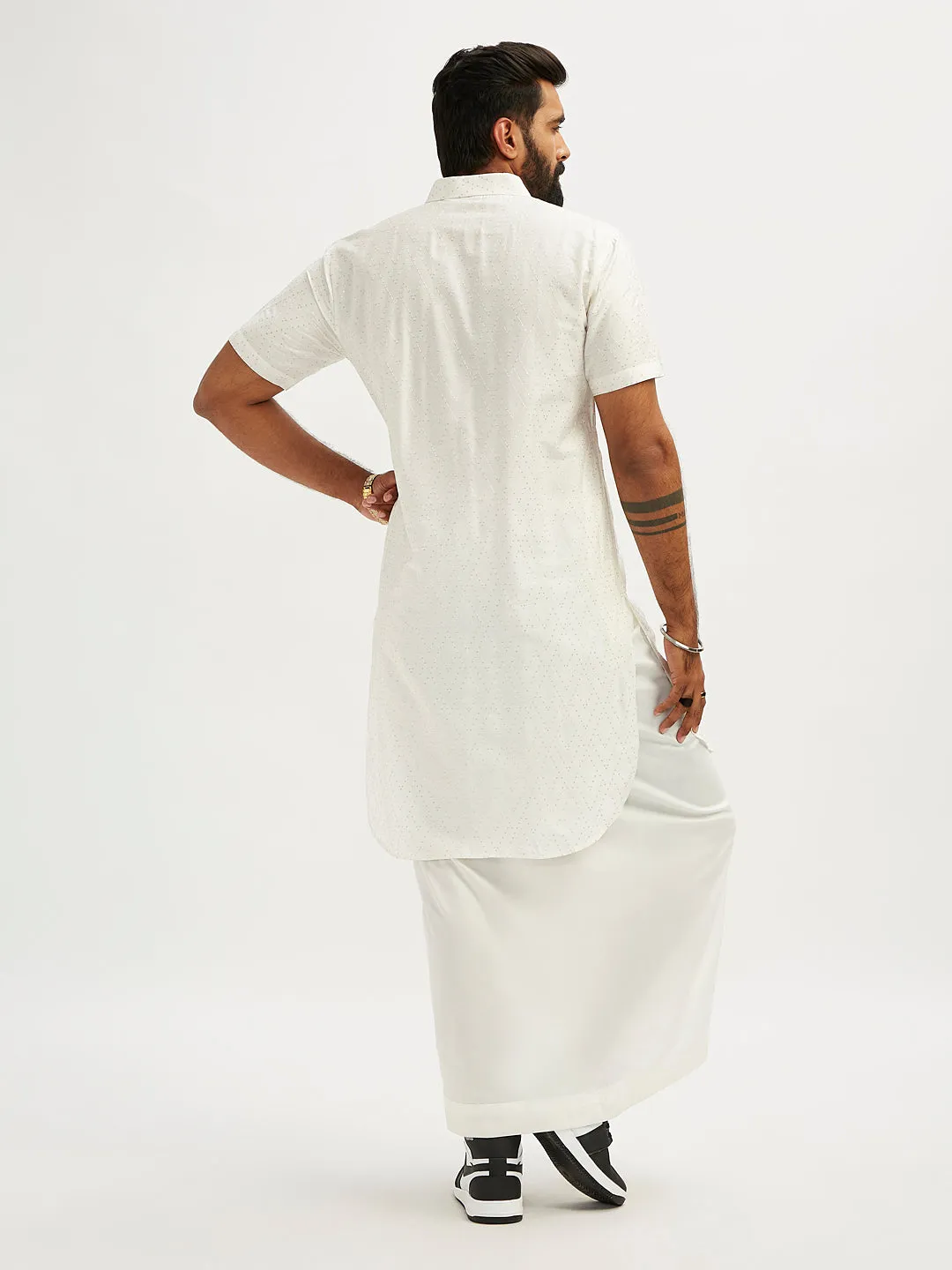 Jashvi Men's White Viscose Kurta Lungi And Safa set