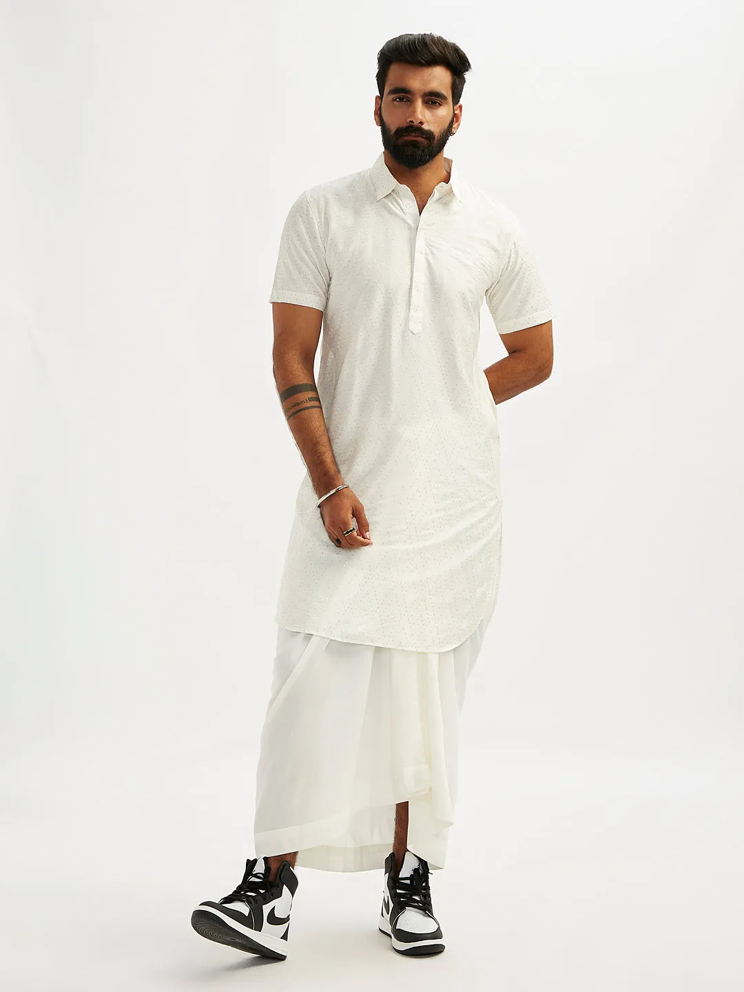 Jashvi Men's White Viscose Kurta Lungi And Safa set